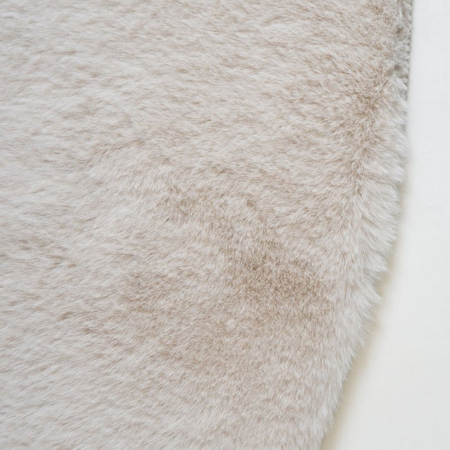 Vloerkleed Velluto Beige sfeerbeeld woonkamer — Zwarthuisje