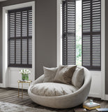 Shutters op maat in woonkamer - Zwarthuisje